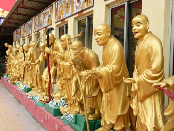 10,000 buddhas temple hk