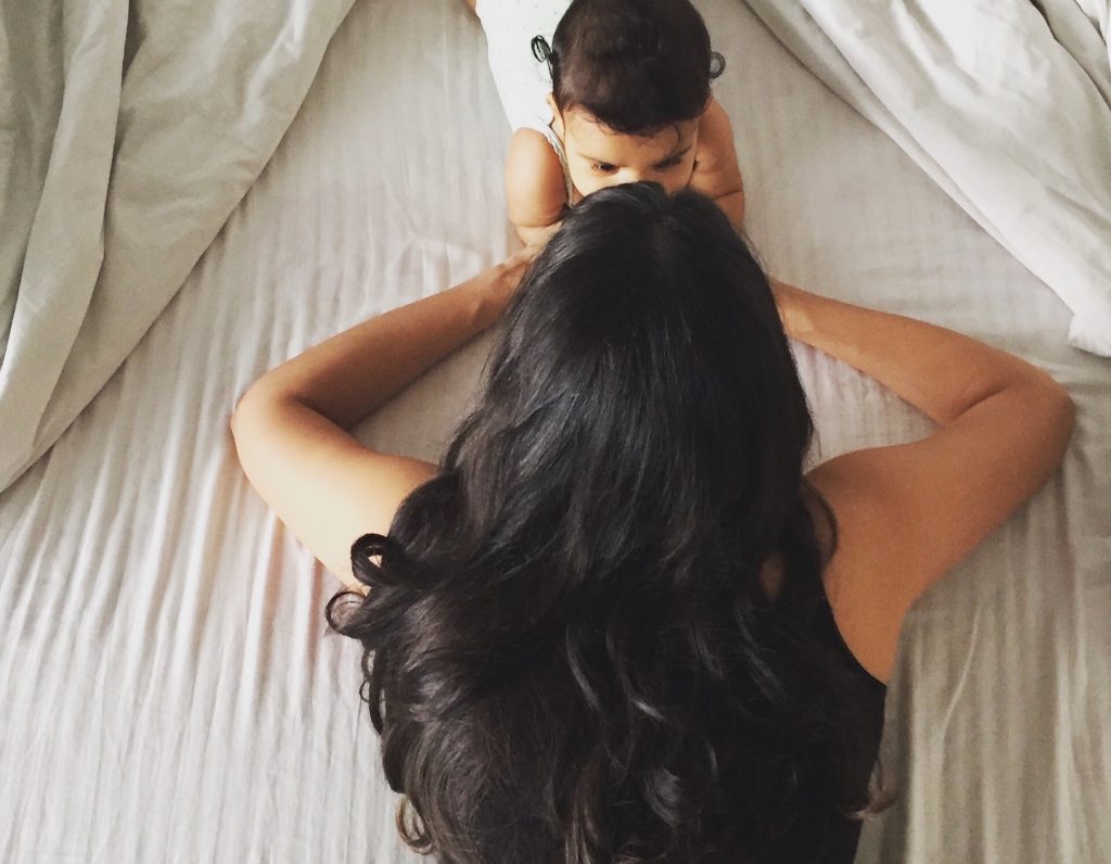 5 Ways to Manage Postpartum Hair Loss