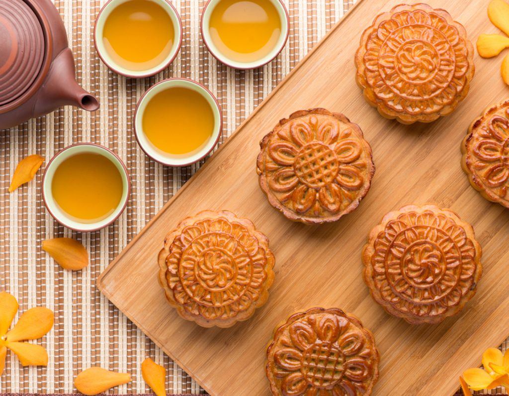 mid autumn - hampers and mooncakes