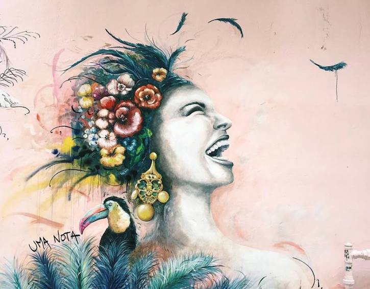 Street Art Laughing Woman Uma Nota