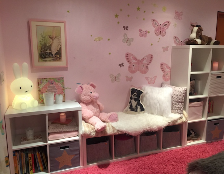 wall unit for toys