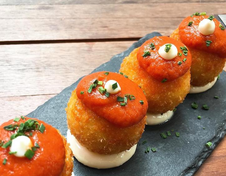 eat-best-tapas-restaurants-om-tapas.jpg