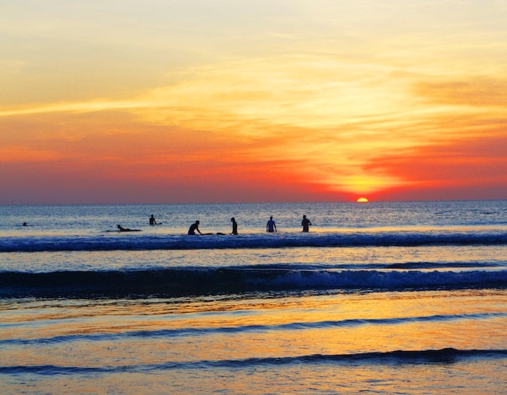 travel 72hours family uluwatu bali beach sunset