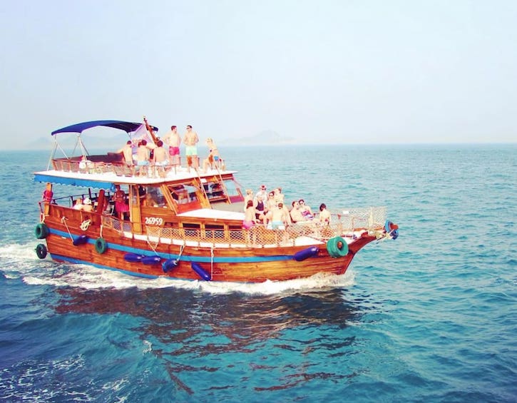 whats on hong kong junks boat