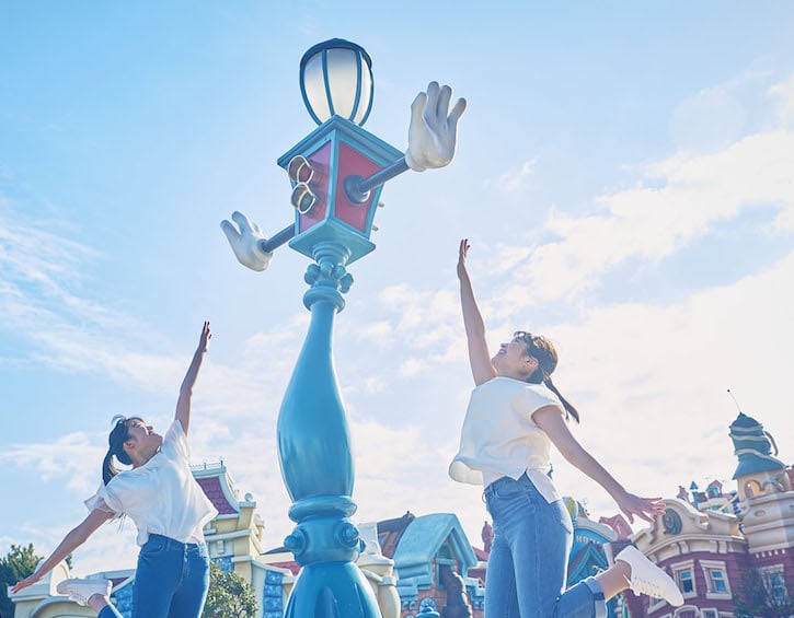 Travel Japan Tokyo Disneyland High 5