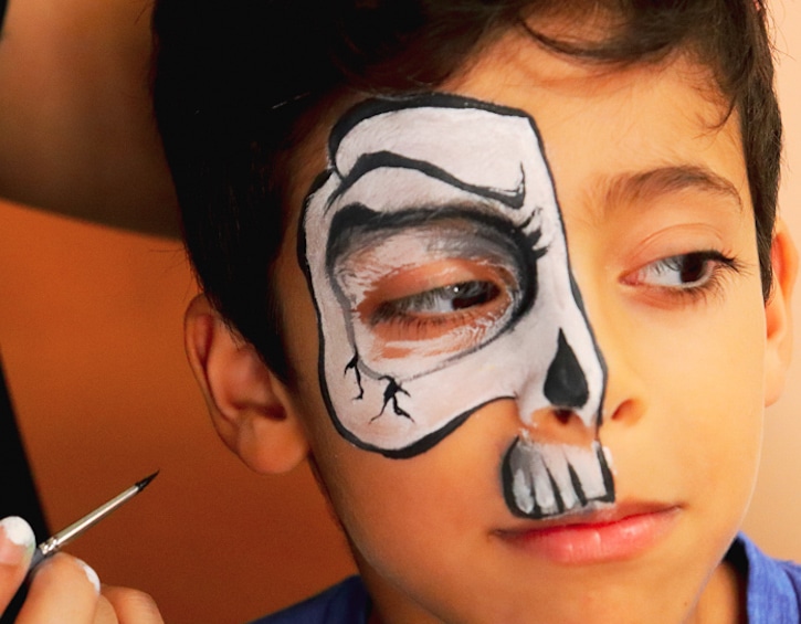 parties play easy halloween face painting skull cracks