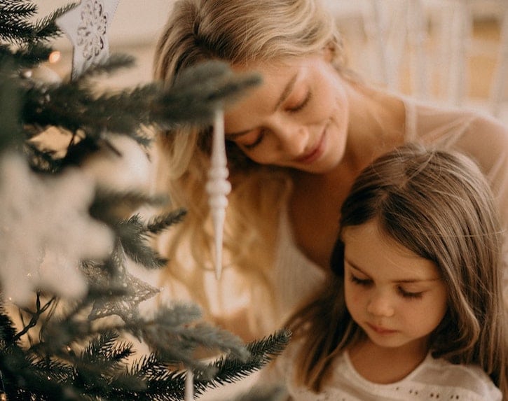 christmas family life teach kids gratitude parents