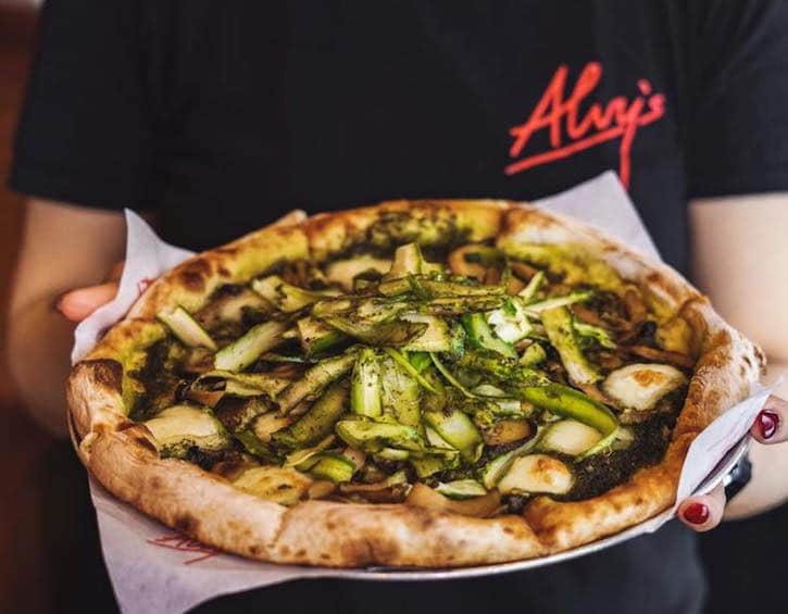 eat family-friendly pizza restaurants alvy's