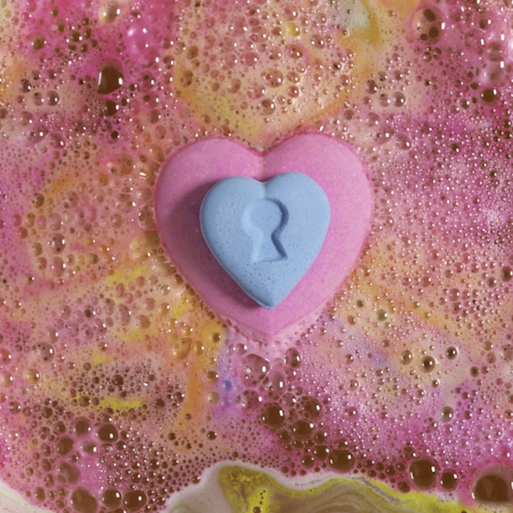 whats on valentine day gift guide lush bath bomb