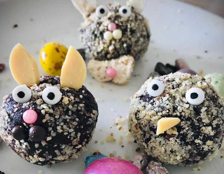 Easter baking cake bunnies and chicks
