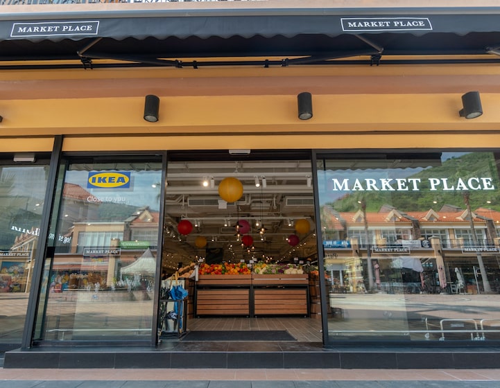 market place discovery bay store front