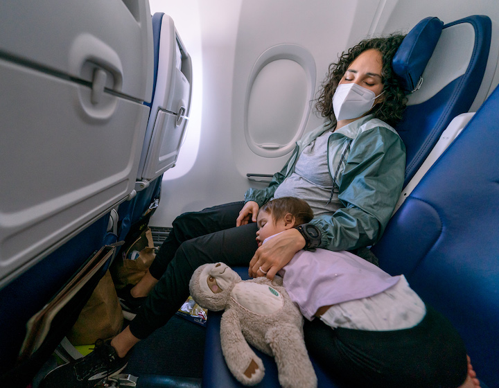 travel with young kids sleep plane