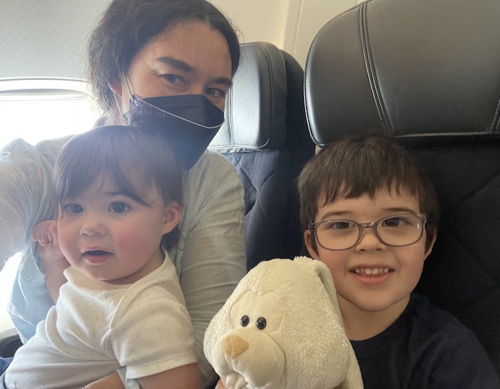 jess travel flying with kids