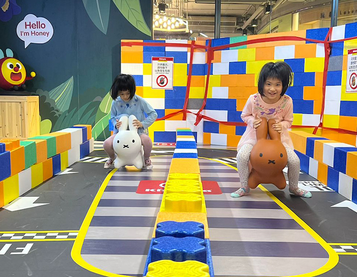 kiztopia indoor indoor activities hong kong rainy day raining indoor playroom