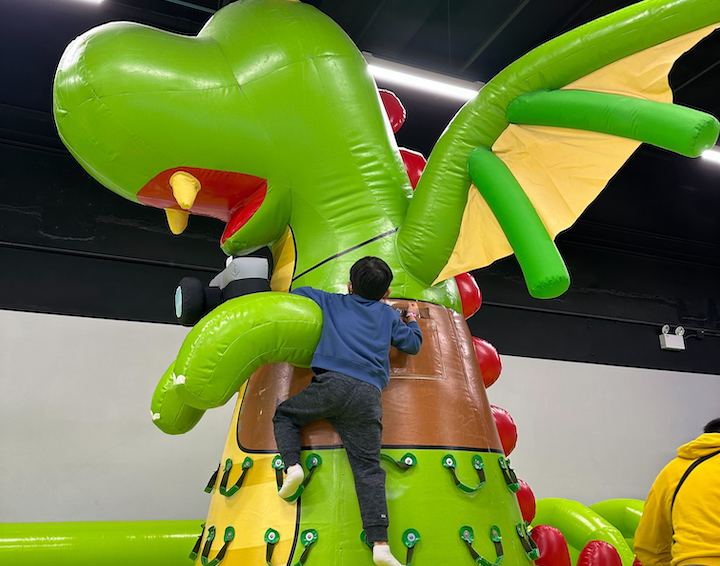 kiztopia hong kong draco bouncy playground