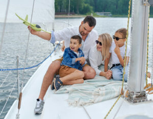 best family friendly junk boat rentals in hong kong, junk for daytime charters and evening cruises for kids