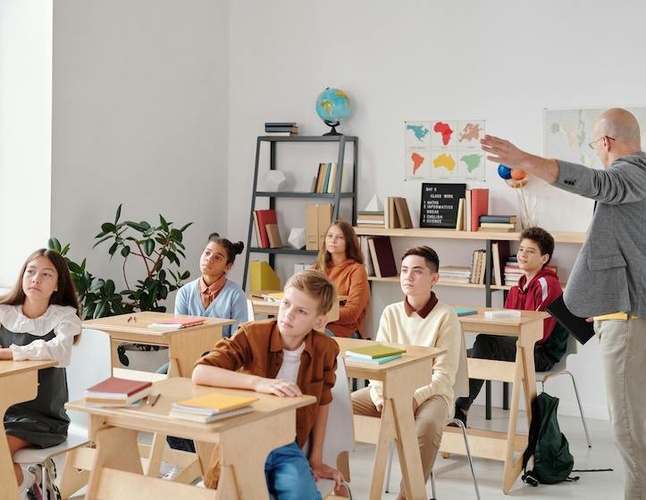 More Bilingual schools in hong Kong