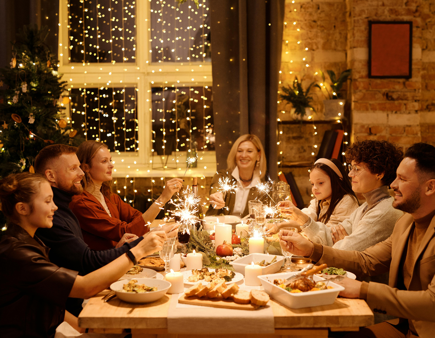 Family having Christmas dinner, Christmas Food Catering In Hong Kong Where to Buy Ingredients