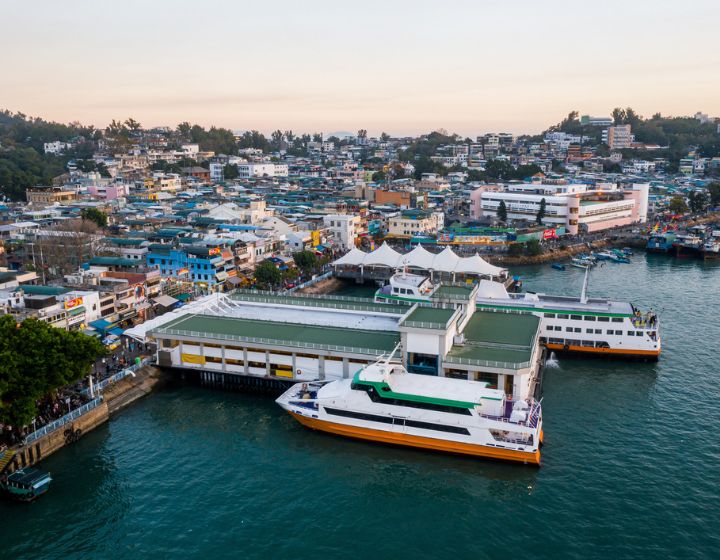 Cheung Chau Bun Festival Guide, birds eye view of the ferry pier at Cheung Chau
