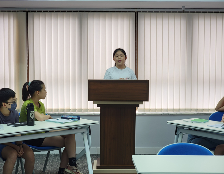 best summer camps in hong kong 2025: debate hk to improve public speaking and debating skills