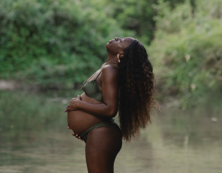 Yaping Liu newborn and maternity Photography love of greenery and motherhood