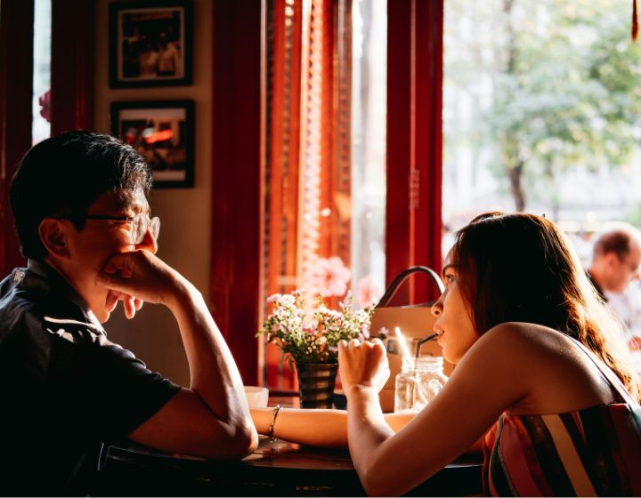 asian couple date restaurant