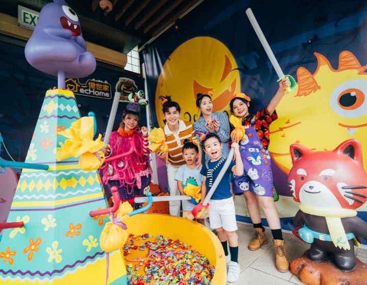 ocean park halloween 2025, the cursed collection, fun prizes, trick or treating in hong kong, interactive games, haunted houses