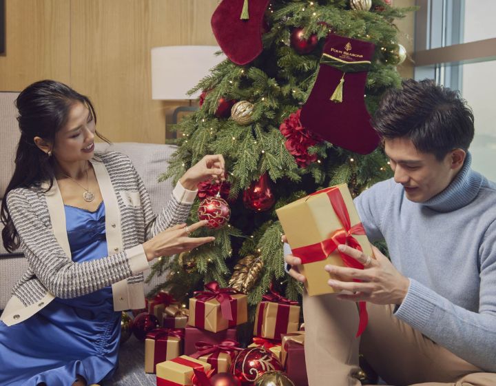 four seasons hong kong hotel hk, christmas 2025 staycation deals with kids