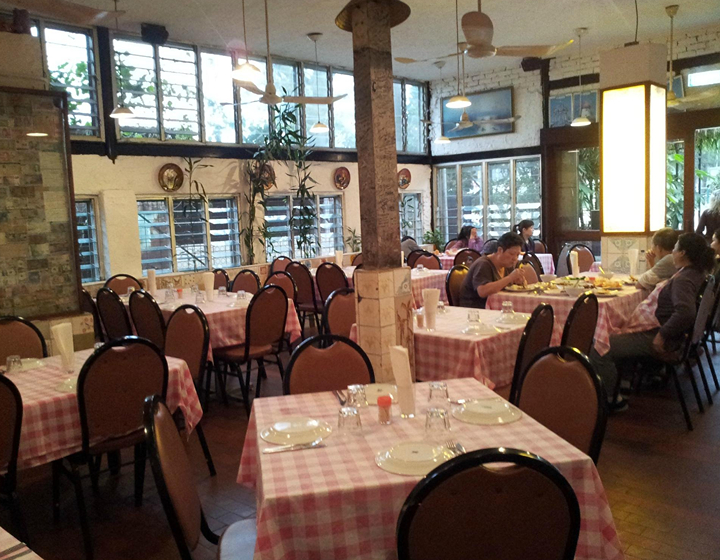 Where To Eat In Macau With Kids, Macau Food: Restaurante Fernando, interior of Fernandos restaurant