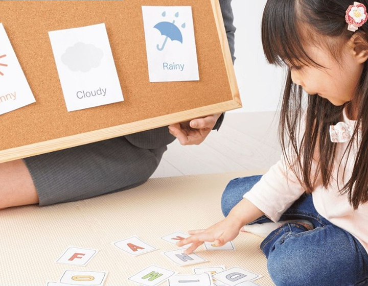 Little girl at Tutor Circle; kindergarten tutoring in hong kong tutorial centre private tutor tutoring class tutoring center myp mathematics tutor hk english tutor