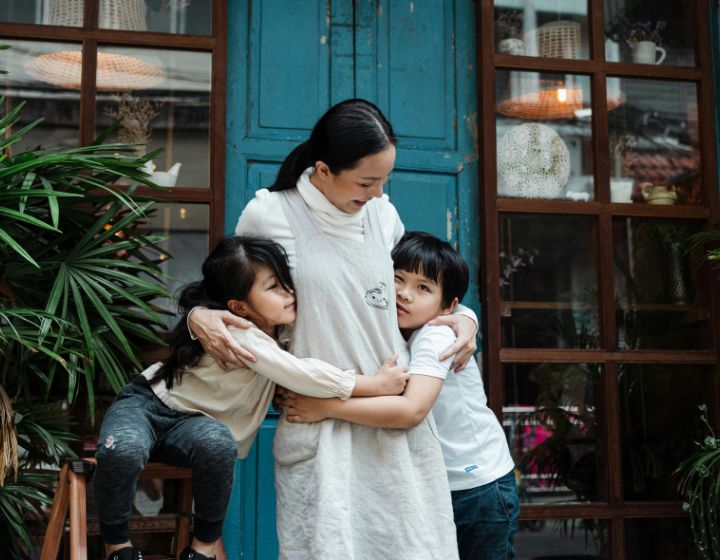 How to prepare kids live abroad