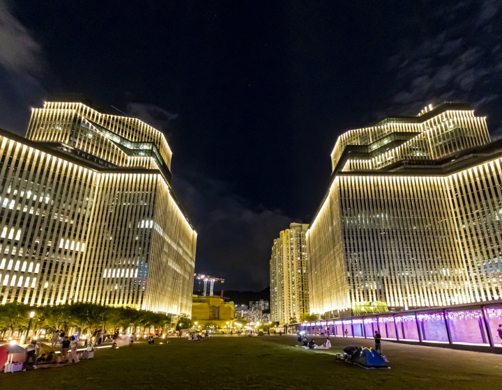 neighbourhood guide to kai tak, kai tak family friendly facilities, the twins