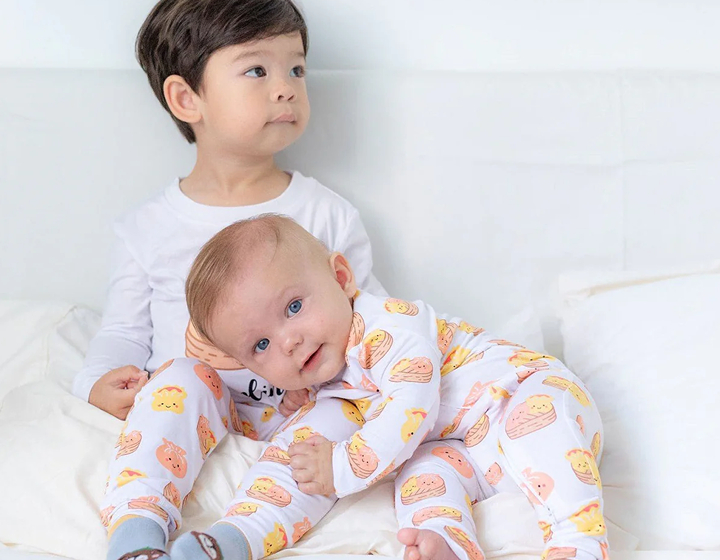 where to find baby products in Hong Kong; The Wee Bean for organic clothes, toys and bibs
