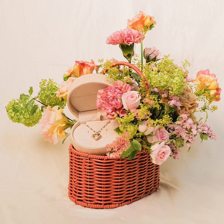 Mothers Day Gift Guide 2026: SIA jewelry affection locket and Mother's Day hamper from van der bloom