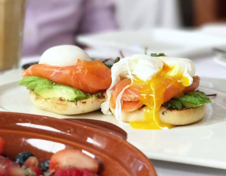 oolaa-eggs-benedict hong kong breakfast restaurants