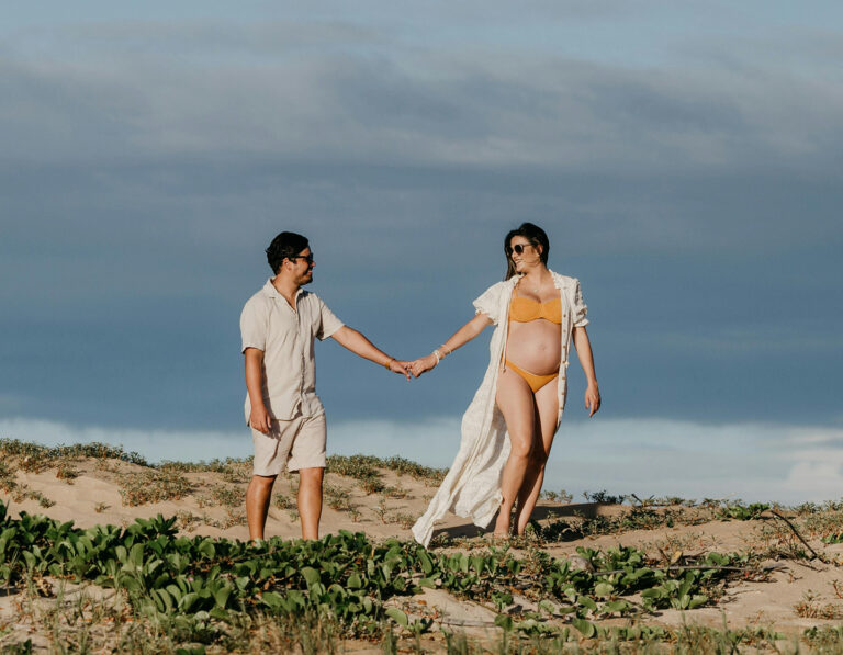 Best Babymoon Destination In Asia, hotels and resorts to book for your babymoon holiday; pregnant woman and partner on a babymoon holiday