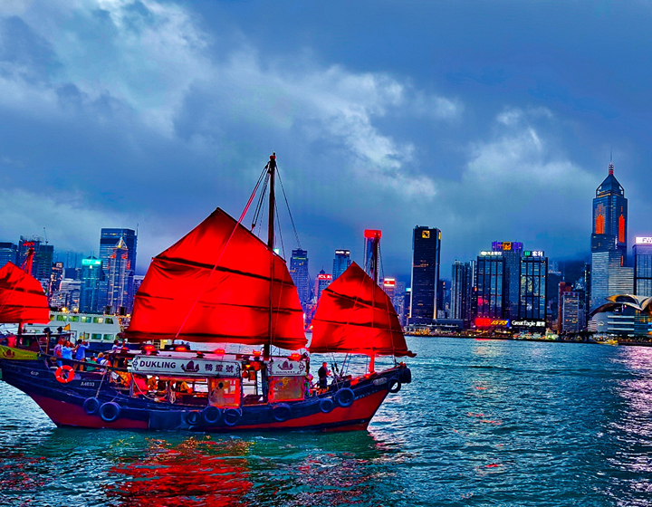 best junk boat rentals in Hong Kong; Dukling Hong Kong has an old antique Chinese junk boat that sails the Victoria Harbour