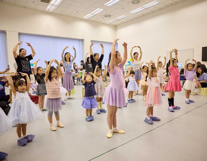 children learn ballet in a workshop run by the HK Ballet Company on its annual family fun day