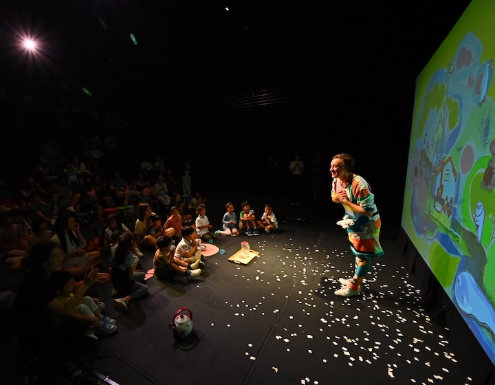 a children's performer thanks the audience after a performance at the international arts festival Hong Kong 2026