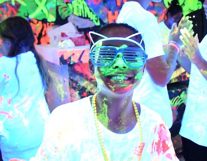 glow paint workshop in Hong Kong is a fun indoor activity