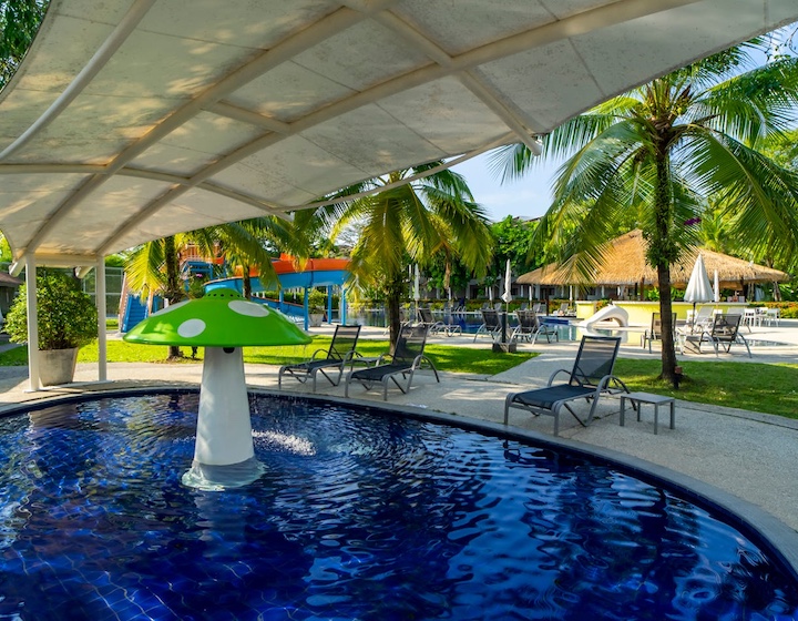 the toddler pool area at sunwing Kamala Beach resort