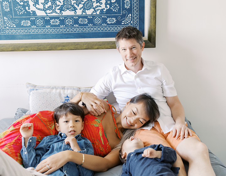 photo of a family taken at home in Hong Kong by Ayelen Alcover