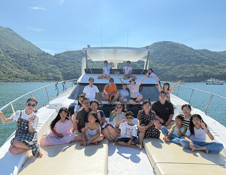 best junk boat packages in Hong Kong: Yacht Holimood yacht kids' birthday parties yacht experiences